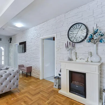 Σπίτι διακοπών Beachfront Delight With Private Pool