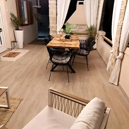 Beachfront Delight With Private Pool Σπίτι διακοπών *