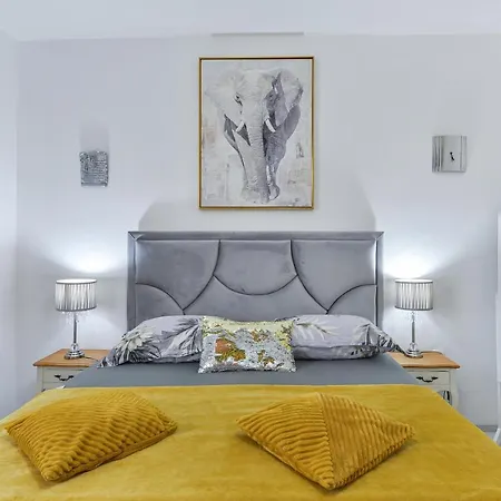 Feriehus Beachfront Delight With Private Pool Petrcane